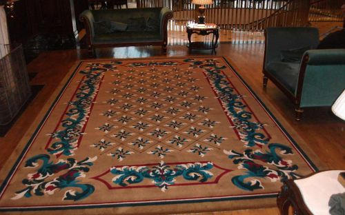 Hand tufted rug in lobby of the powerscourt hotel
