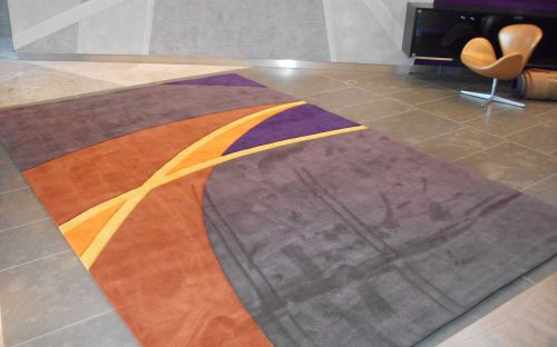 Hand tufted rug in lobby